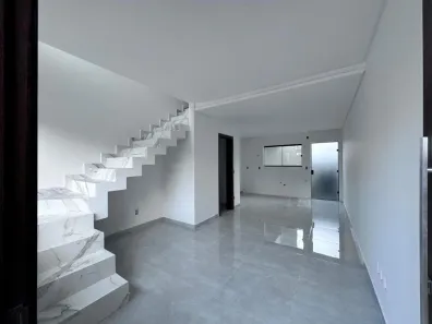 Sobrado com 2 Quartos à venda, 66m² no Aventureiro, Joinville