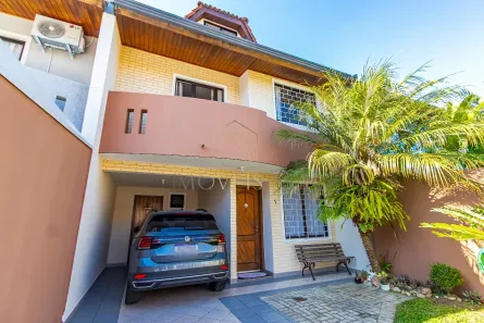 Sobrado com 3 Quartos à venda, 135m² no Uberaba, Curitiba