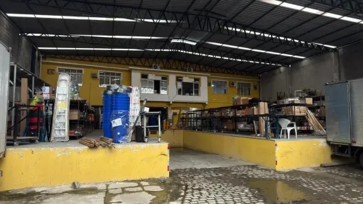 Galpão/Depósito/Armazém à venda, 1500m² no Olaria, Rio de Janeiro