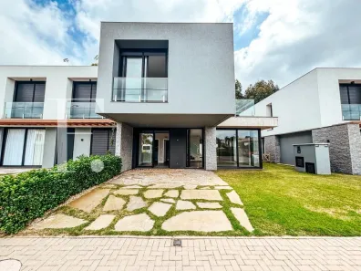 Sobrado com 4 Quartos à venda, 294m² no XANGRI-LÁ, Xangri-lá