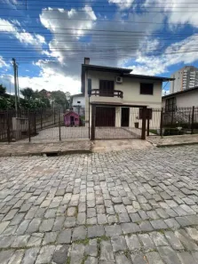 Casa com 3 Quartos à venda, 136m² no Petrópolis, Caxias do Sul