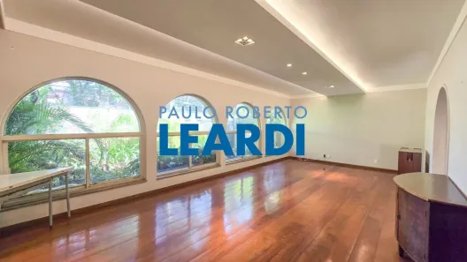 Casa com 5 Quartos para alugar, 400m² no Jardim Paulistano, São Paulo