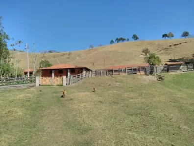 Fazenda/Sítio com 3 Quartos à venda, 90m² no Cunha, Cunha