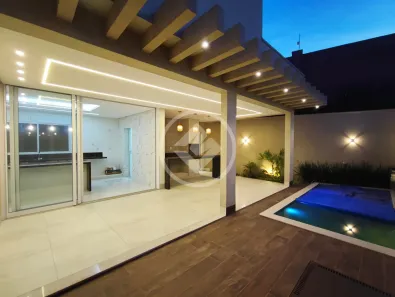 Casa de Condomínio com 4 Quartos à venda, 220m² no Jardins Sevilha, Aparecida de Goiânia
