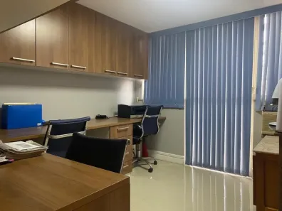 Sala Comercial à venda, 60m² no Cajueiros, Macaé