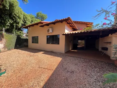 Casa com 3 Quartos para alugar, 107m² no Plano Diretor Sul, Palmas