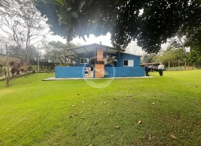 Fazenda/Sítio com 4 Quartos para alugar, 150m² no Bom Jardim, Araçariguama