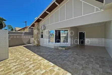 Casa com 3 Quartos à venda, 153m² no Jardim Imperador, Peruíbe