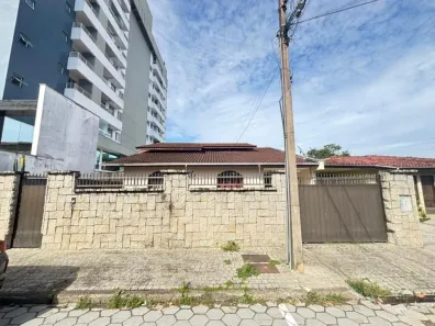 Casa com 3 Quartos à venda, 147m² no Iririú, Joinville