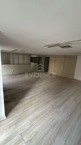 Sala Comercial para alugar, 200m² no Enseada do Suá, Vitória