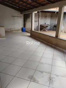 Casa com 3 Quartos à venda, 179m² no São Jorge, Uberlândia