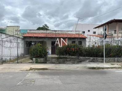 Casa com 4 Quartos à venda, 230m² no Cambeba, Fortaleza
