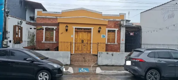 Imóvel Comercial com 2 Quartos para alugar, 300m² no Imbetiba, Macaé