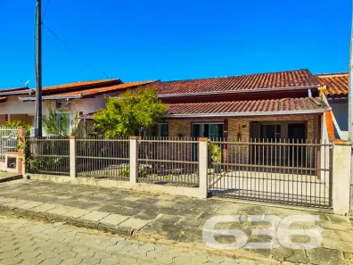 Casa com 3 Quartos à venda, 140m² no Costeira, Balneário Barra do Sul