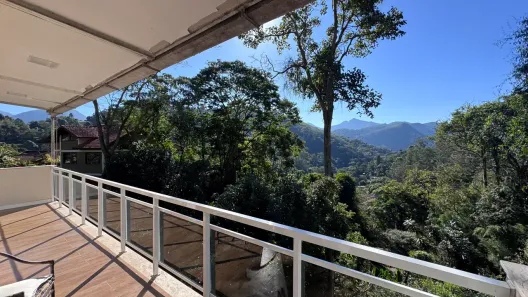 Casa de Condomínio com 3 Quartos à venda, 220m² no Corrêas, Petrópolis