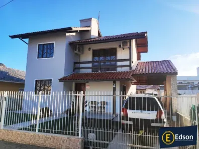 Casa com 3 Quartos à venda, 190m² no Pedra Branca, Palhoça