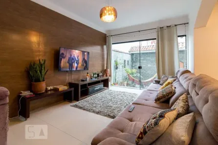 Casa com 3 Quartos para alugar, 240m² no Vila Augusta, Guarulhos