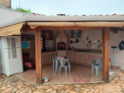Casa com 3 Quartos à venda, 152m² no Beija-Flor II, Uberaba