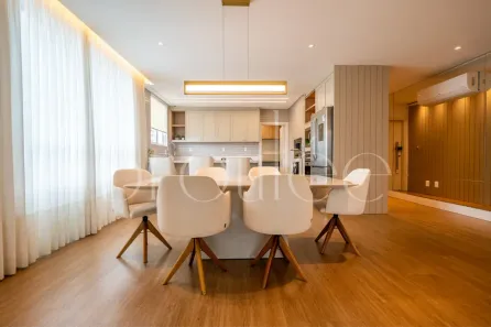 Apartamento com 3 Quartos para alugar, 130m² no Centro, Balneário Camboriú