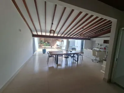 Casa com 3 Quartos para alugar, 173m² no Lourdes, Uberaba