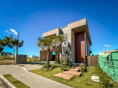 Casa de Condomínio com 4 Quartos à venda, 320m² no Cidade Alpha, Eusébio