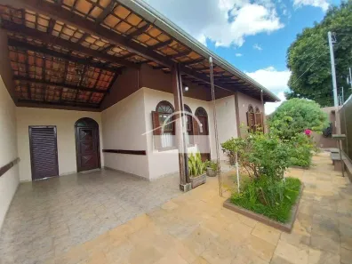 Casa com 3 Quartos à venda, 181m² no Progresso, Sete Lagoas