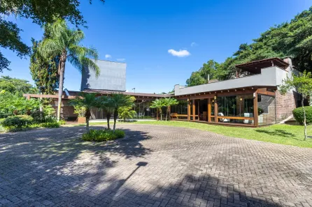 Fazenda/Sítio com 3 Quartos à venda, 1400m² no Vila Nova, Porto Alegre