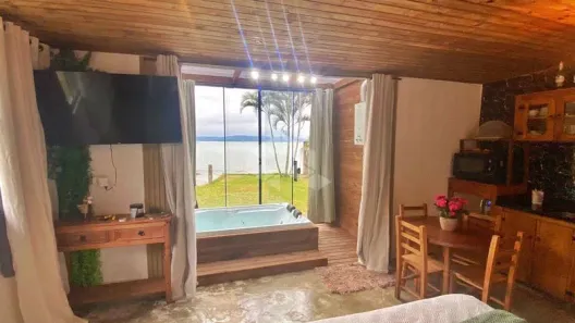 Casa com 1 Quarto para alugar, 50m² no Centro, Biguaçu