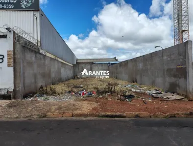 Lote/Terreno à venda, 300m² no Marta Helena, Uberlândia