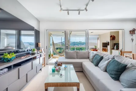 Apartamento com 3 Quartos à venda, 129m² no Jardim do Salso, Porto Alegre