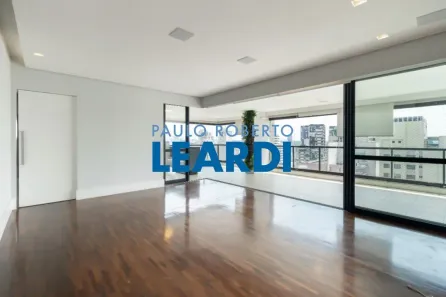 Apartamento com 3 Quartos à venda, 184m² no Vila Uberabinha, São Paulo