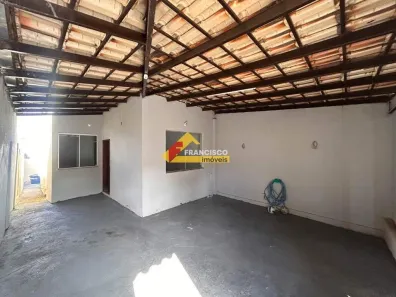 Casa com 2 Quartos para alugar, 90m² no Dona Rosa, Divinópolis