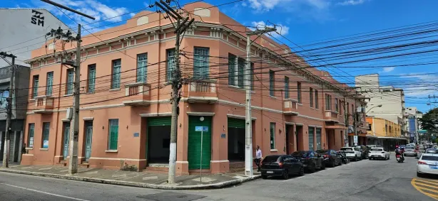 Ponto Comercial com 2 Quartos para alugar, 229m² no Centro, Macaé