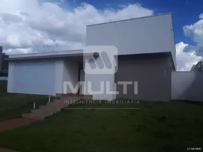 Casa de Condomínio com 3 Quartos para alugar, 230m² no Granja Marileusa, Uberlândia
