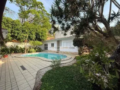 Casa com 5 Quartos para alugar, 380m² no Granja Julieta, São Paulo