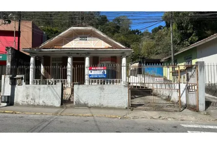 Imóvel Comercial com 3 Quartos para alugar, 350m² no Bingen, Petrópolis