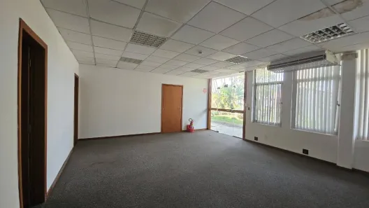 Sala Comercial para alugar, 706m² no Eugênio de Mello, São José dos Campos