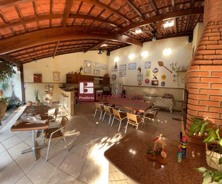 Casa com 5 quartos — Planalto, Belo Horizonte