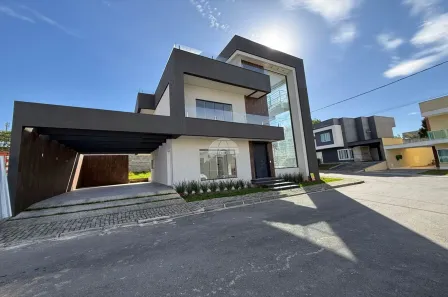 Sobrado com 3 Quartos à venda, 294m² no São Gabriel, Colombo