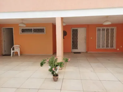 Casa com 4 Quartos à venda, 160m² no Aeroporto, Teresina