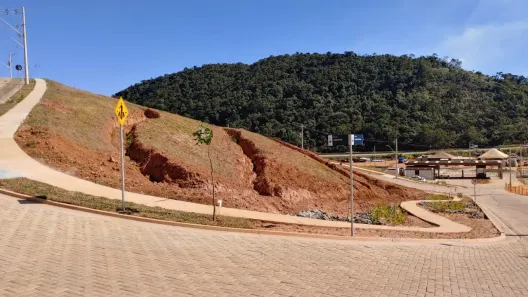 Lote/Terreno à venda, 485m² no Vina Del Mar, Juiz de Fora