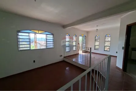 Sobrado com 5 Quartos à venda, 175m² no Village das Fontes, Lindóia