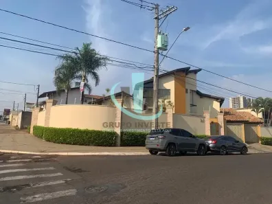 Casa com 4 Quartos para venda ou aluguel, 262m² no Vila Harmonia, Araraquara