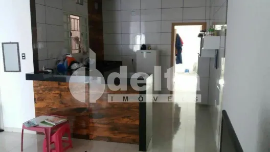 Casa com 2 Quartos à venda, 74m² no Jardim Europa, Uberlândia