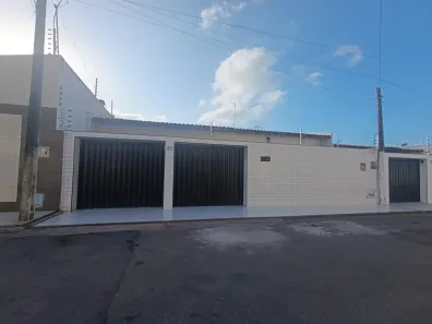Casa com 3 Quartos à venda, 250m² no Vila Velha, Fortaleza