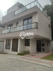 Sobrado com 3 Quartos à venda, 191m² no Santa Felicidade, Curitiba