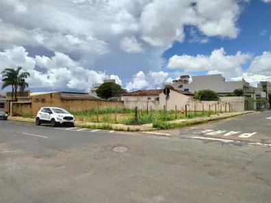 Lote/Terreno para alugar, 600m² no Brasil, Uberlândia