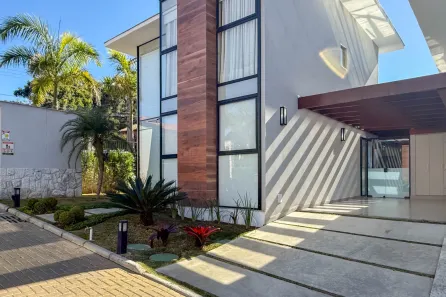 Casa de Condomínio com 4 Quartos para venda ou aluguel, 152m² no Tijuca, Teresópolis
