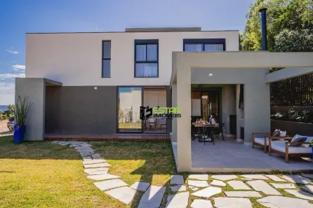 Casa com 3 Quartos à venda, 137m² no Itapetinga, Atibaia