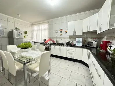 Casa com 5 Quartos à venda, 280m² no Vila Esperança, Maringá